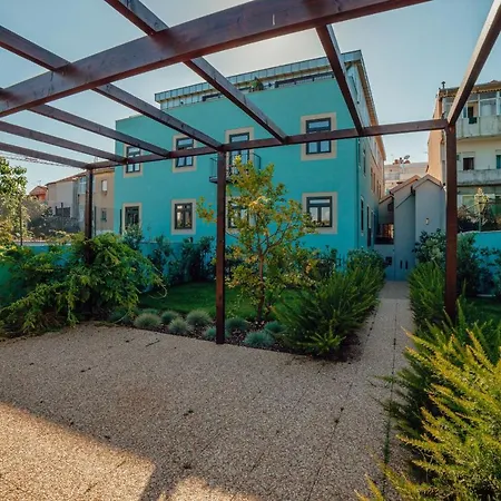 Pool By Homing Apartment
