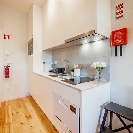 Pool By Homing Apartment